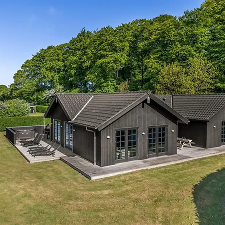 Holiday home Annina - 250m From The Sea By Interhome